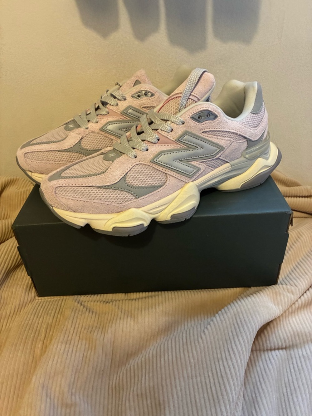 New Balance 9060-Pink